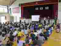 教科担当の紹介(4年学年集会)