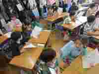 まずとなりの友達と自己紹介