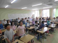 校歌斉唱でしめくくり