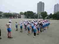 早速体育の授業で「帽子」「OK」