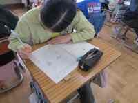 余白に書き込みながら解答を考えます