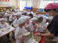 おかわりでにぎわいました