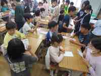 低学年の目線に合わせる高学年が素敵でした