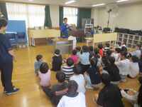 写真屋さんの説明を聞きます