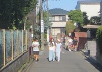 元気に登校です