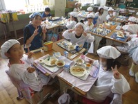 保育者体験研修に来た先生と会食