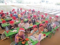 おいしいお弁当に笑顔です