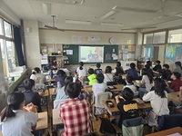 動画を視聴しています